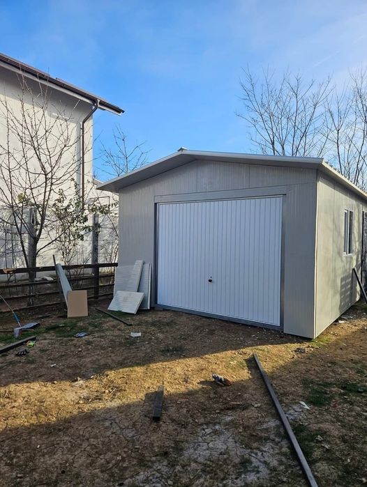 Vand garaje auto din structura metalica cu panou Sandwich