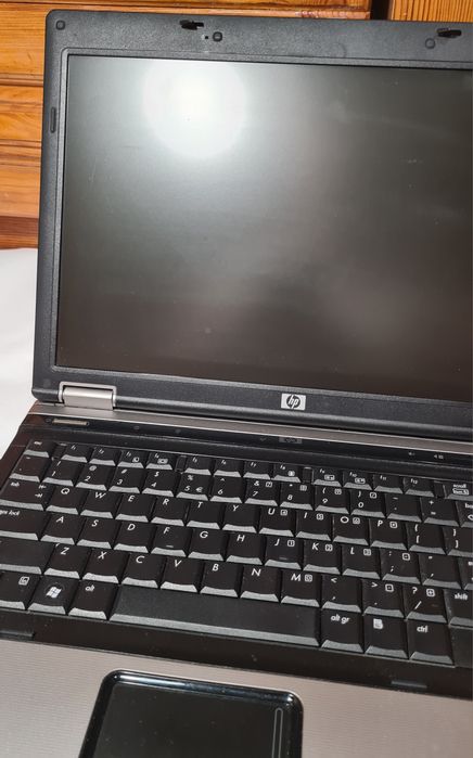 Лаптоп HP Compaq 6530b със зарядно