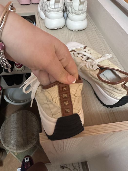 Adidasi stil converse