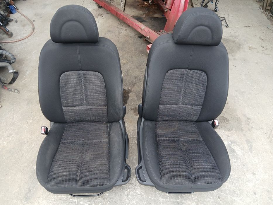 Предни седалки за Peugeot 407/Пежо  407