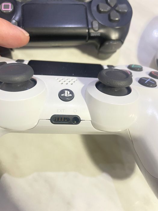 Ps 4 pro контролери 2бр. комплект бял черен