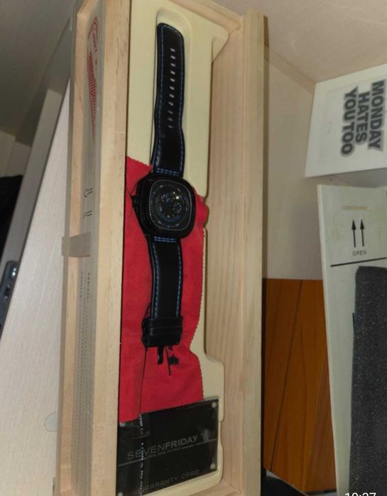 Часы sevenfriday