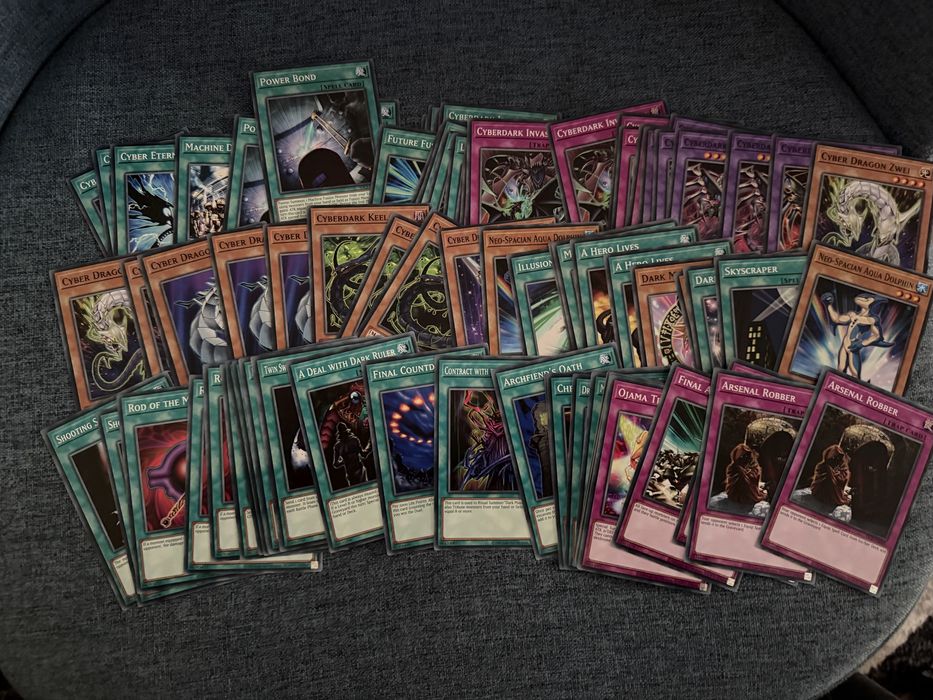 yu gi oh кутия + 250 common cards