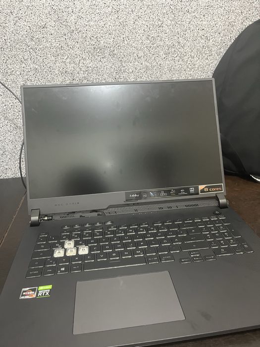 Laptop Asus gaming pentru pise