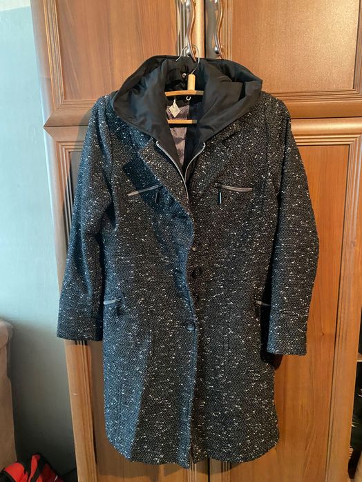 Пуховики и плащи