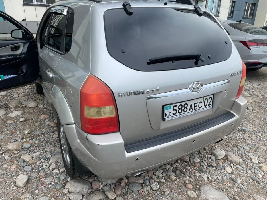 Автомобиль Hyundai tucson 2009