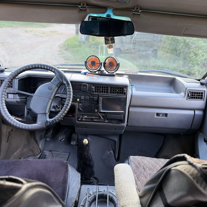 Продам Volkswagen Caravelle (минивен)