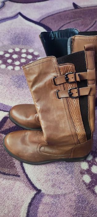 Стилни кожени детски ботуши