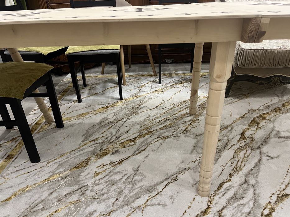 Продается стол -трансформер в отличном состоянии