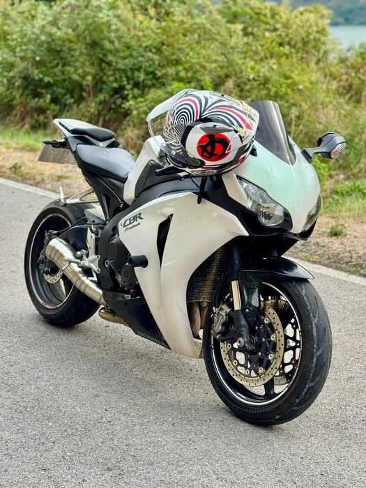 Honda CBR 1000RR *2010* !!! Intretinere la zi