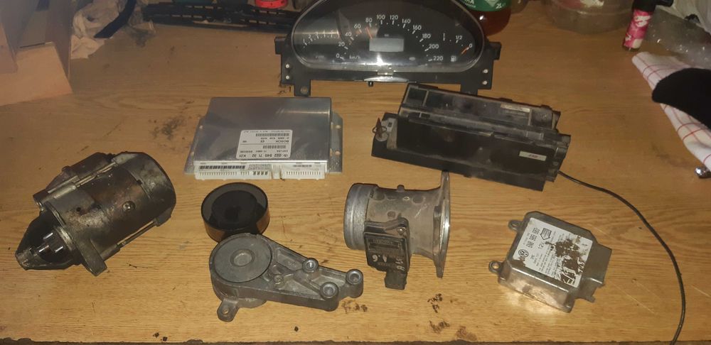 Аксесоари от Мерцедес А160-бензин