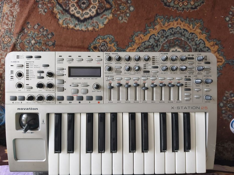 Novation x station 25