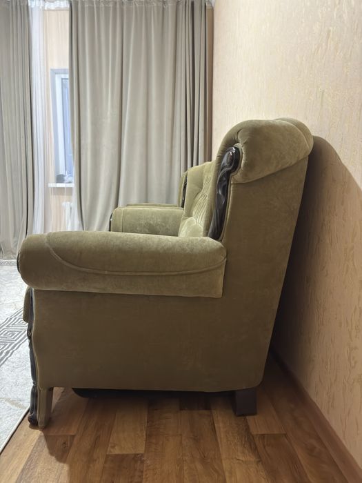 Диван С Зеленым расцветкой