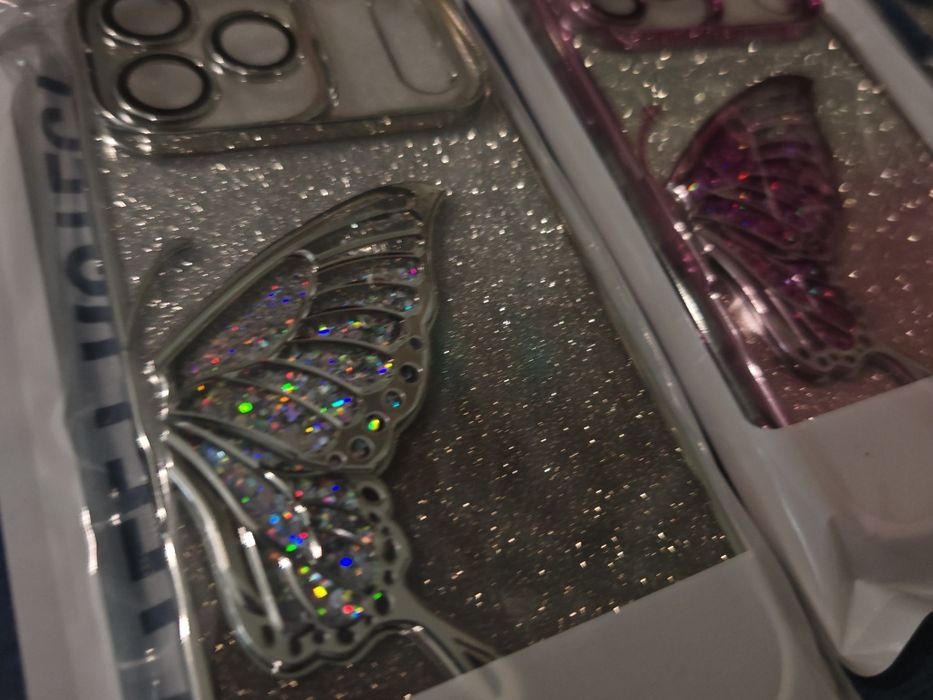 Iphone 17 Pro Max блестящ гръб с пеперуда