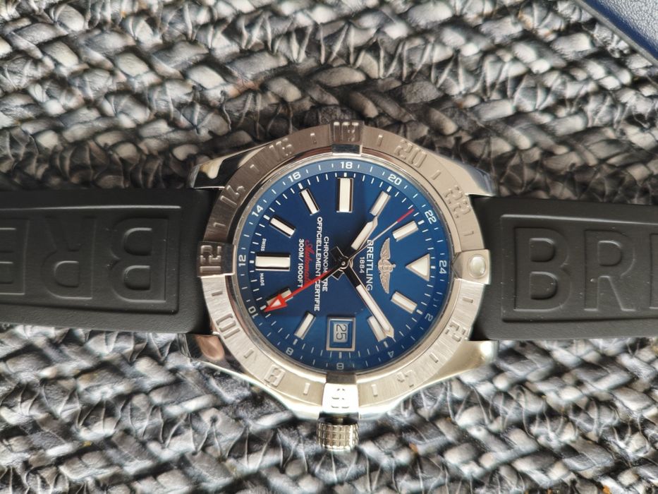 Breitling Avenger gmt ii