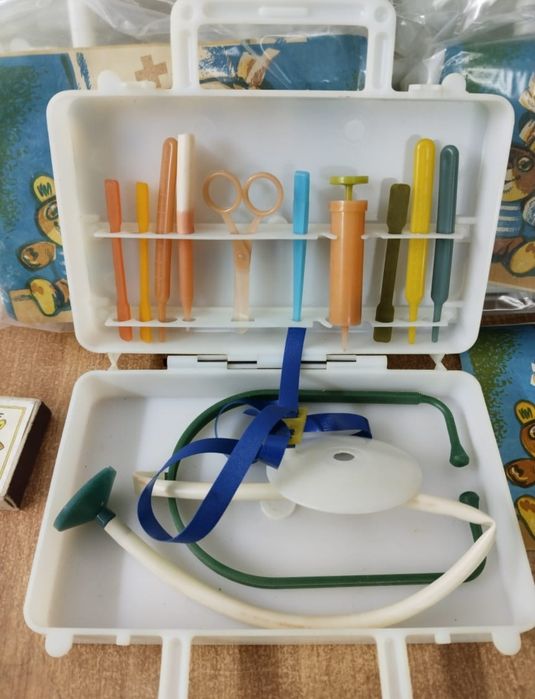 Аптечки детские, новые СССР.