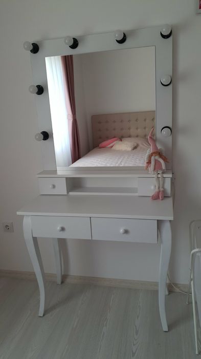 Тоалетка/гримьорна