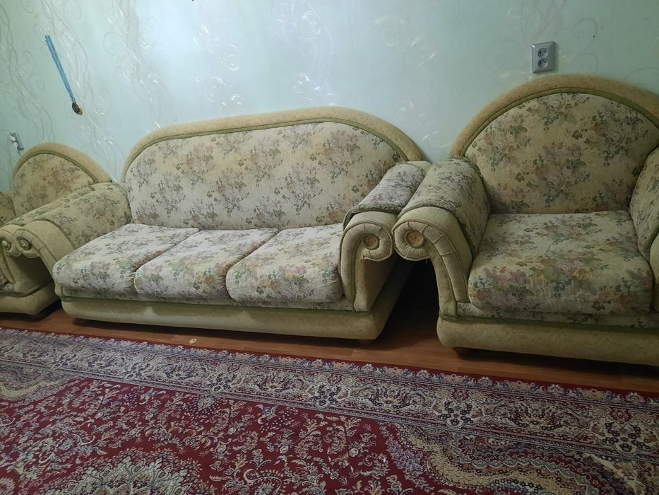 Диван с креслами