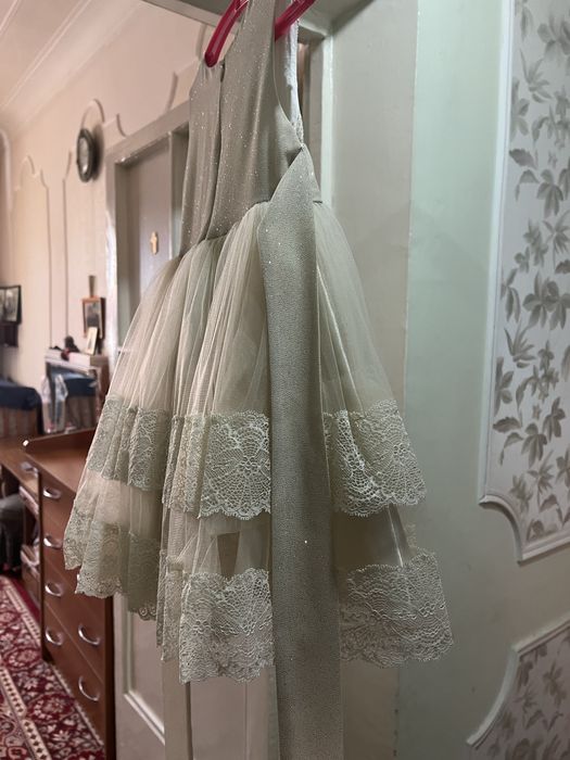 Платье для  девочки новое