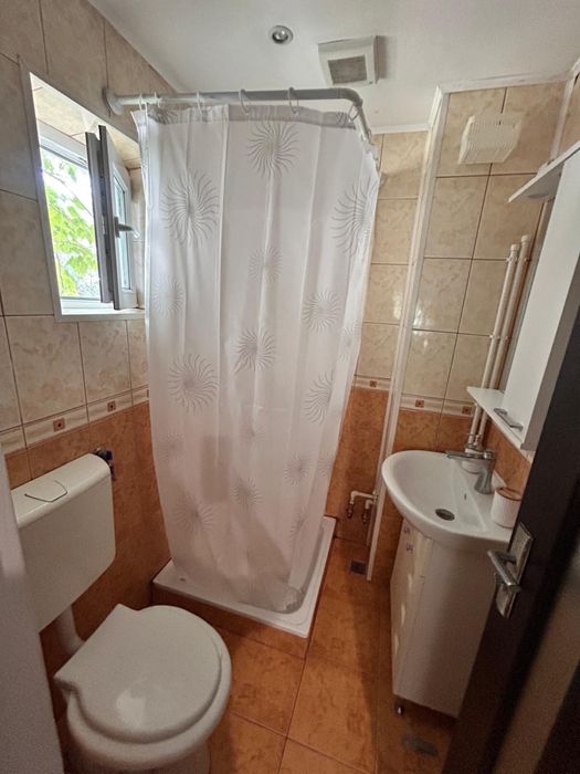 Garsonieră de vânzare ( in bloc de apartamente )