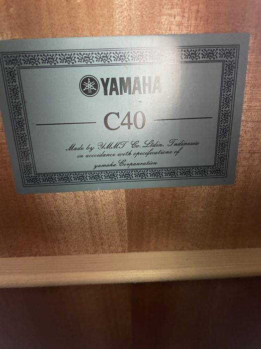 Гитара Yamaha c 40 продам