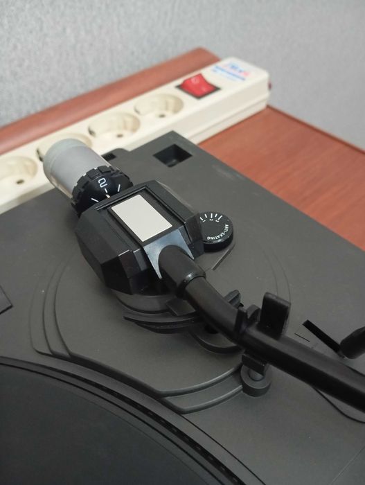 Продам проигрыватель винил дисков GEMINI model XL 100.