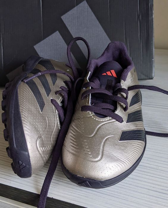 стоножки  Adidas  32 номер  златисти