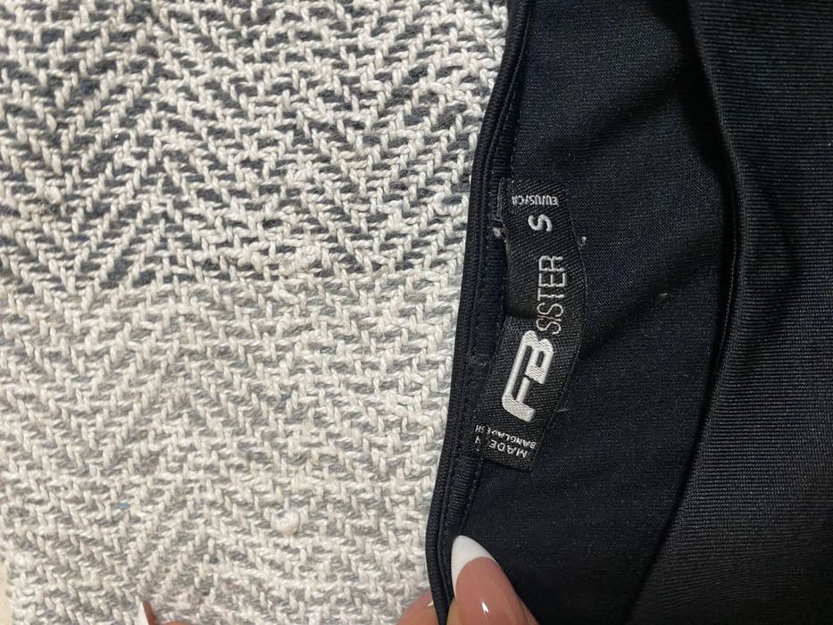 Къся блузка черна