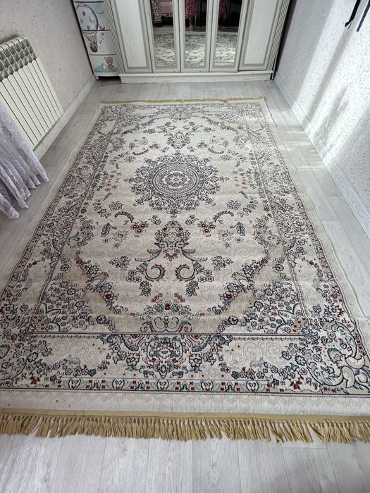 Продается ковер, 2,5х3,5м, б/у