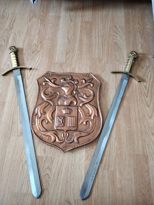Panoplie cupru cu doua săbii