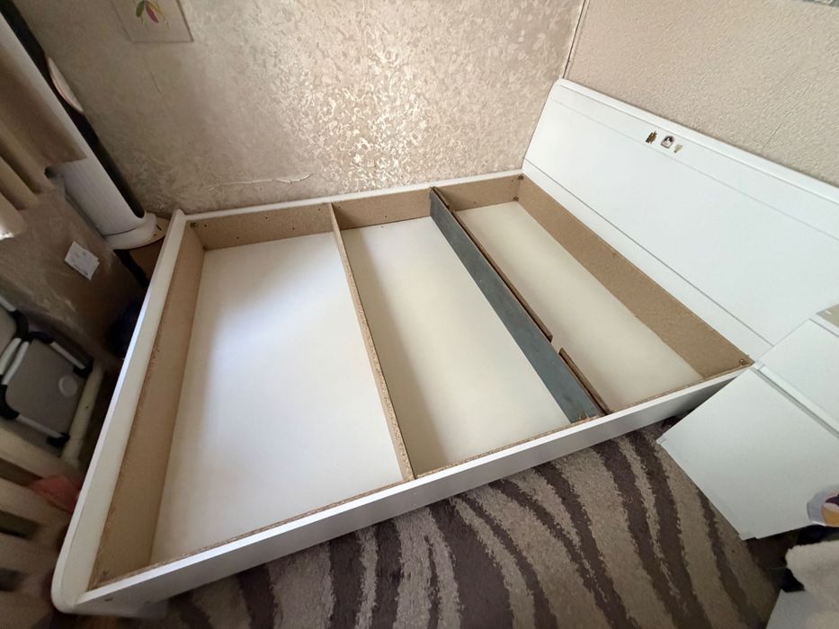 Кровать 160х200. Состояние среднее