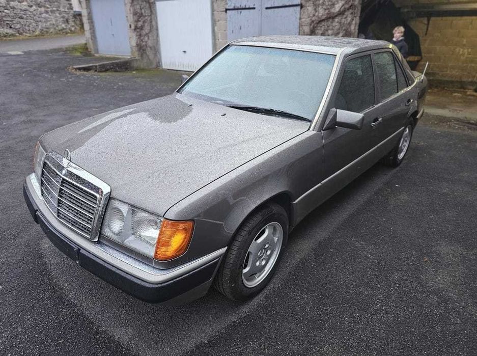 Mercedes W124 E300
