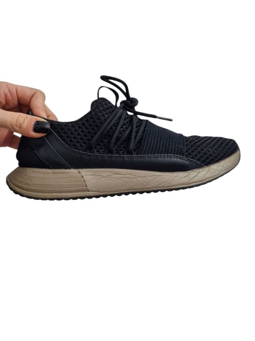 Adidasi Under Armour marimea 41