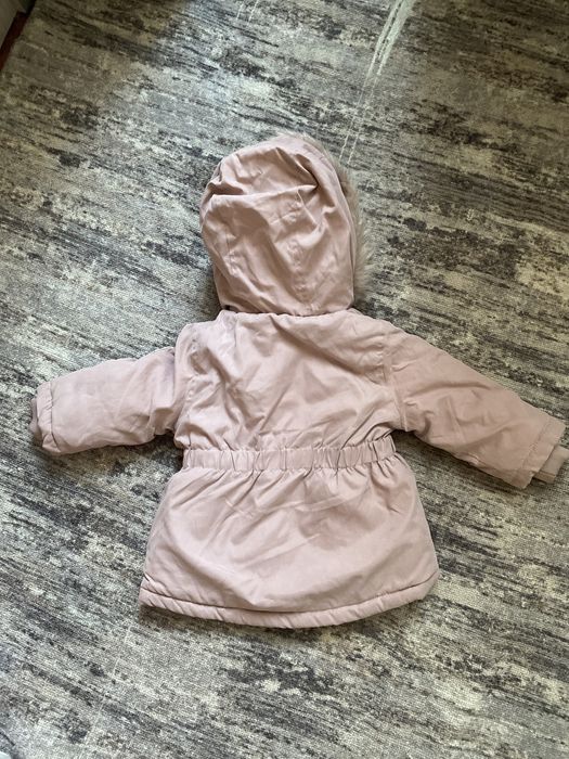 Куртка на девочку 74р