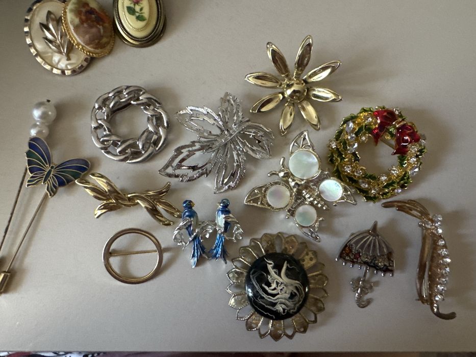 Продам винтажную бижутерию