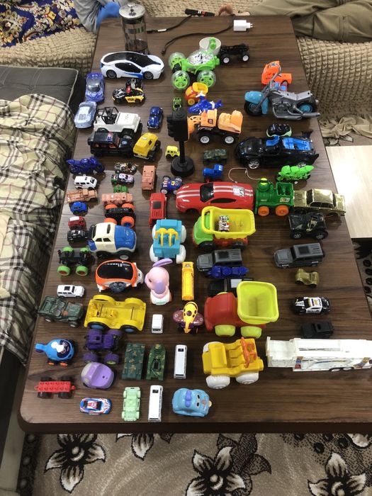 Игрушки машинки разные