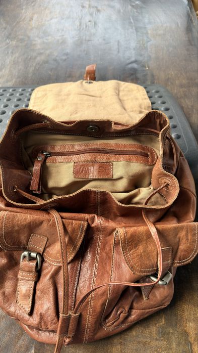 Раница унисекс-  естествена кожа; ежедневна; без забележки;