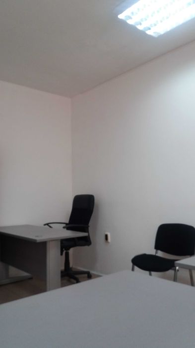 Отдава се напълно обзаведен офис на „Петте кьошета“