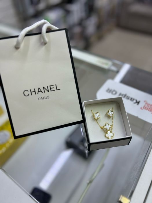 Подарки для женщин украшения