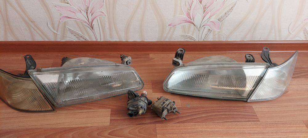 Фара оригинал камри 20