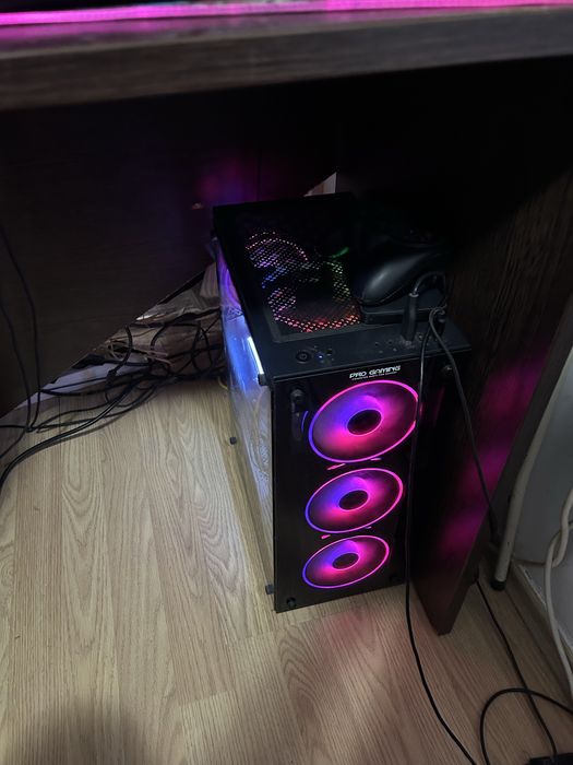 PC Gaming RTX 4060 / i5-10400F / 32GB RAM / SSD 608GB