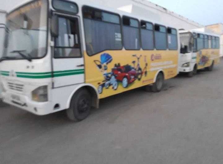 Samarqandda avtobuslarda reklama Реклама на автобусах в Самарканде