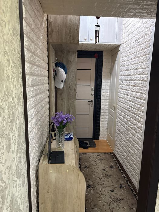 Продается Мирзо-Улугбекский район 2-х комквартира, переделанная в 3-х