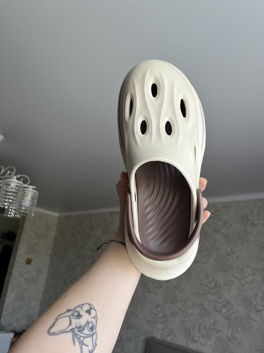 Кроксы новые плотные