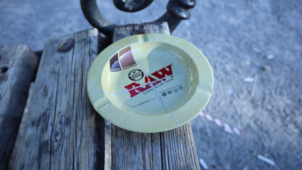 RAW! Оригинален метален пепелник