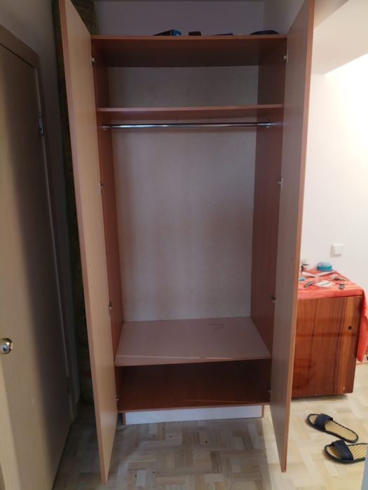 Продам шкаф плательный