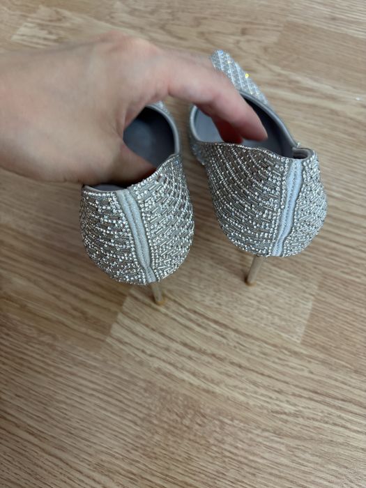 продам лодочки Josiny