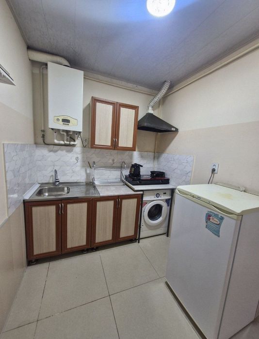 Mirobod Oybek metro yonida