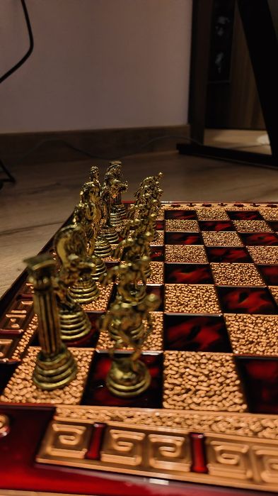 Joc șah model deosebit cu piese metalice