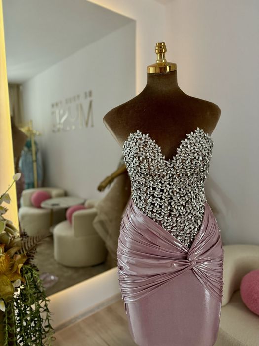 Rochie de ocazie cu pietre si cristale swarovski